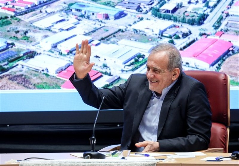 پزشکیان: مردم گول رسانه‌های بیگانه را نمی‌خورند؛ 22 بهمن سنگ تمام بود 